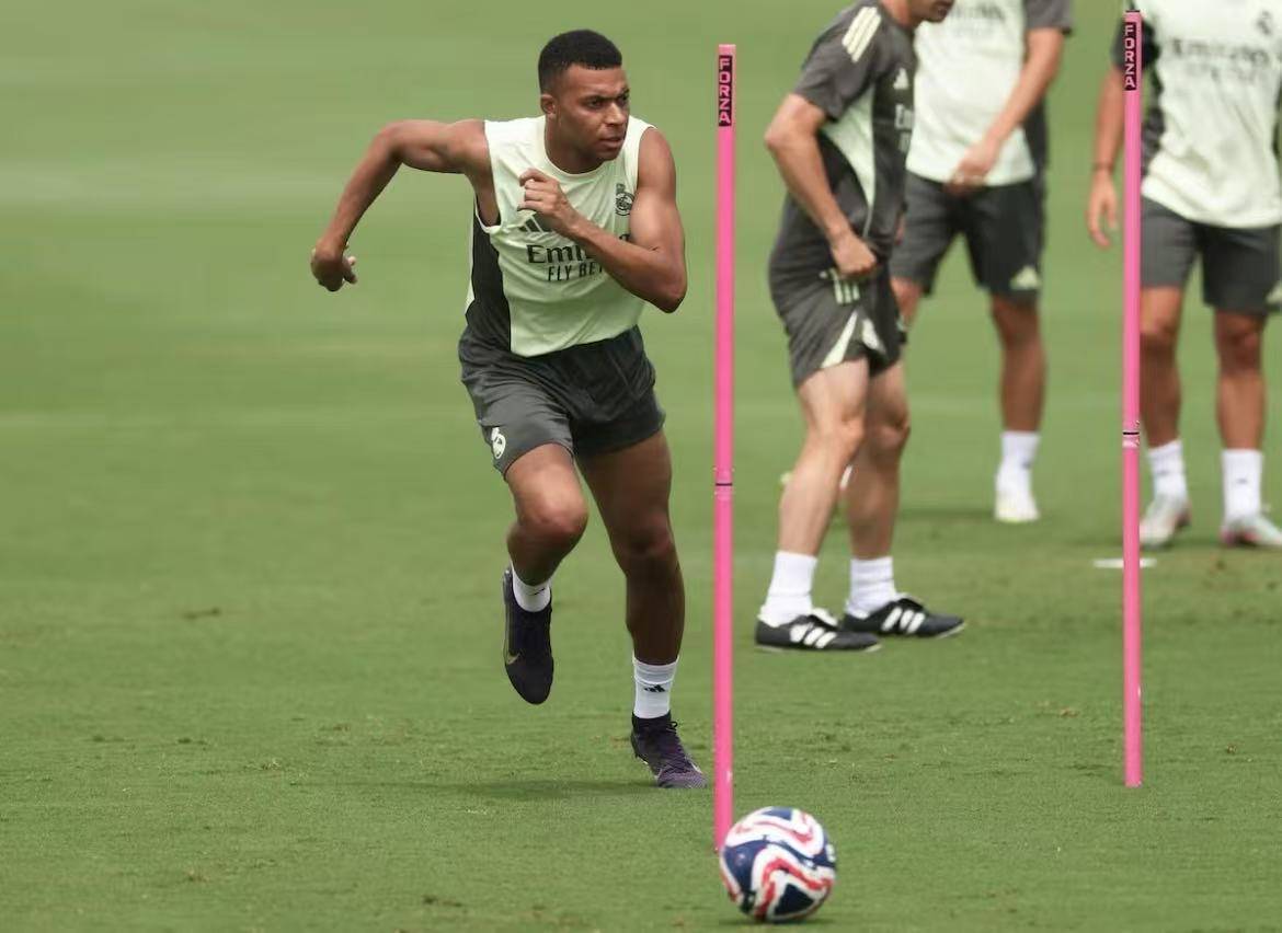 开云官网网页版登录入口穆古鲁扎焦点对战，姆巴佩与70激战澳大利亚队分钟，表现优异胜负难料！